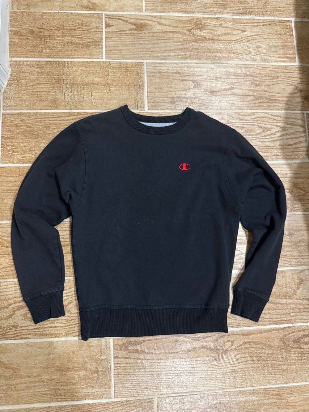 Champion black crewneck sweatshirt